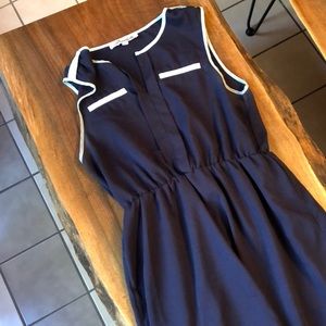 Sleeveless dress